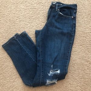 Levi Distressed 711 skinny jeans